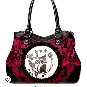 Hi I’m selling a LOST QUEEN handbag it has tons of space inside